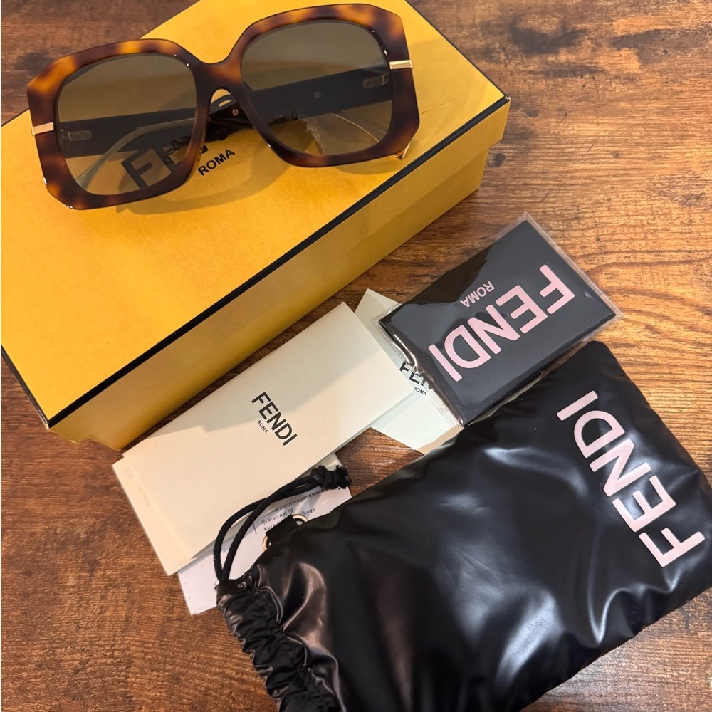 Fendi Brown Tortoise Sunglasses brand new with the box and case